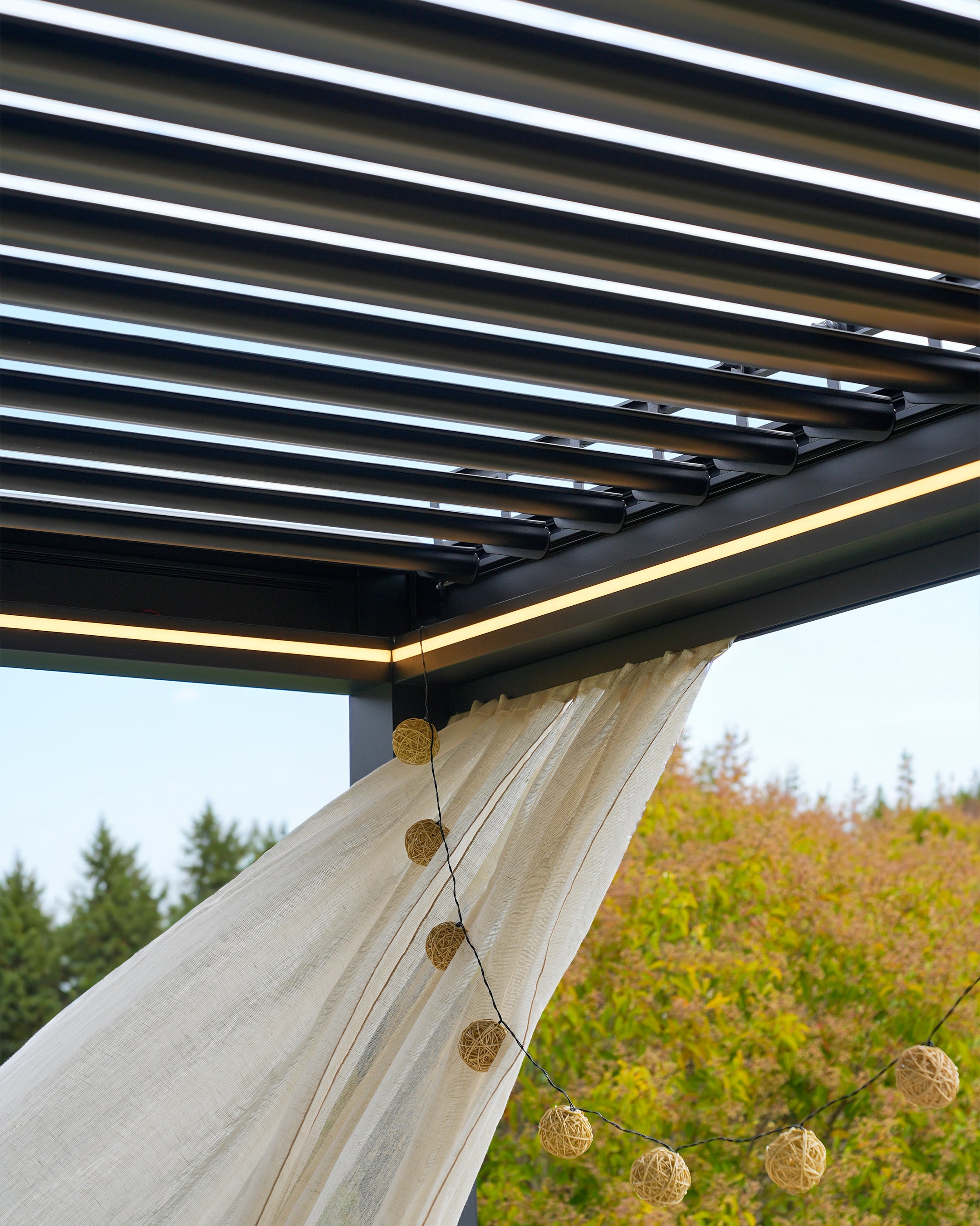 Manual Louvered Pergola
